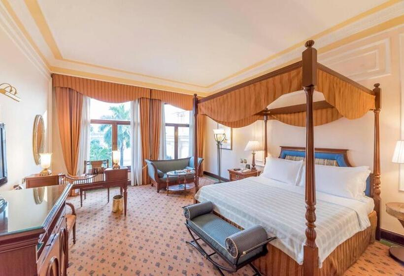 Номер Премиум, The Oberoi Grand Kolkata