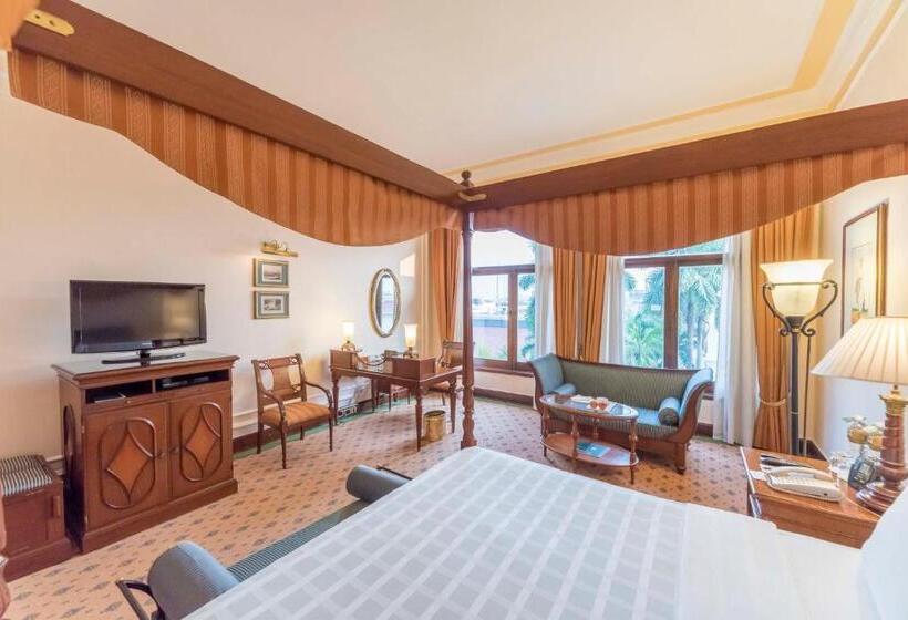 Номер Премиум, The Oberoi Grand Kolkata