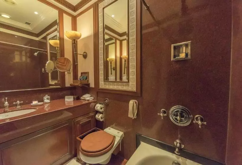 プレミアムルーム, The Oberoi Grand Kolkata