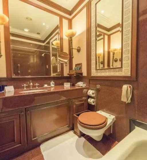 プレミアムルーム, The Oberoi Grand Kolkata
