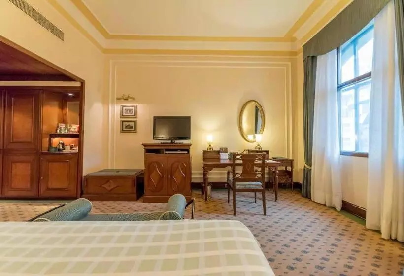 デラックスルーム, The Oberoi Grand Kolkata