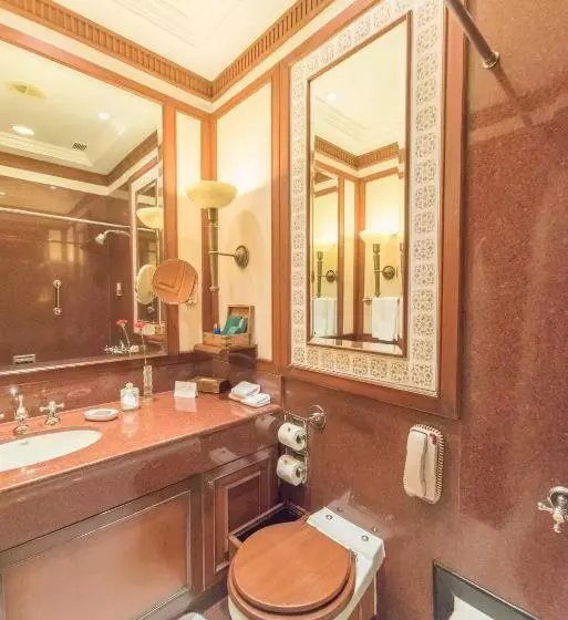 デラックスルーム, The Oberoi Grand Kolkata