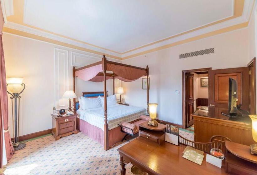 Люкс Повышенной Комфортности, The Oberoi Grand Kolkata
