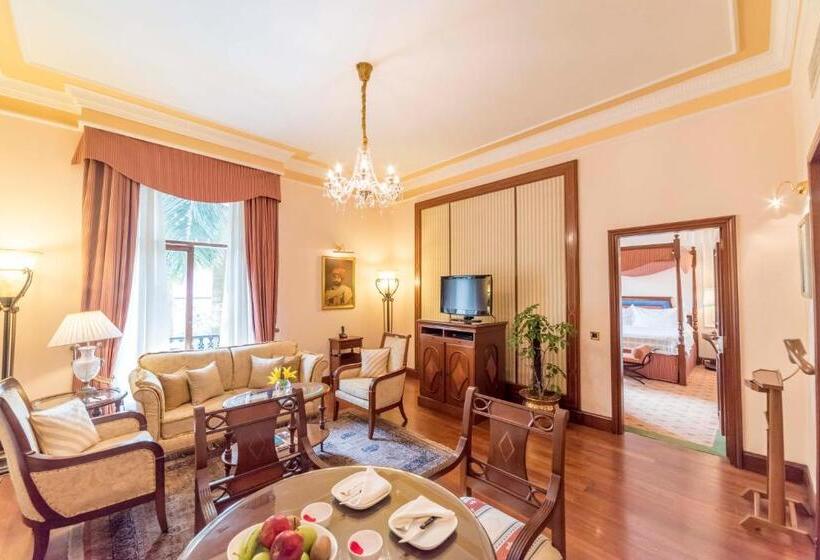 سوییت لوکس, The Oberoi Grand Kolkata