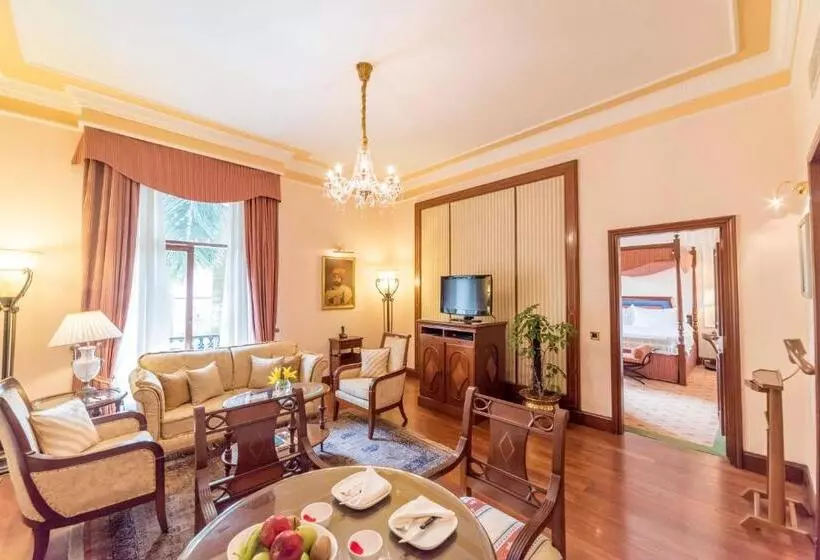 デラックススイート, The Oberoi Grand Kolkata