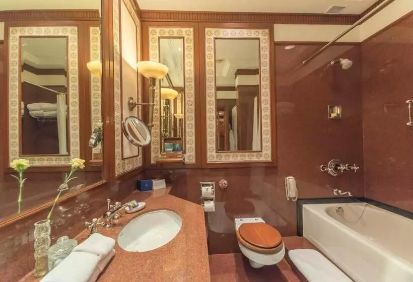 デラックススイート, The Oberoi Grand Kolkata