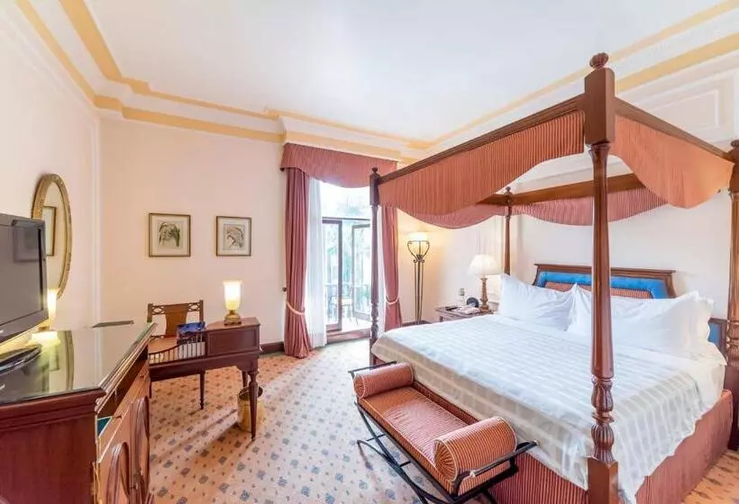 デラックススイート, The Oberoi Grand Kolkata