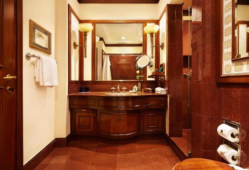 Люкс Классика, The Oberoi Grand Kolkata