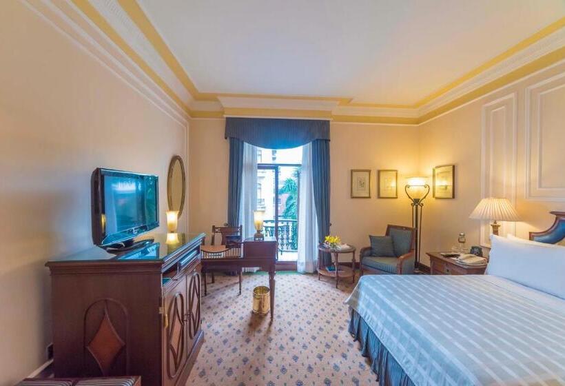 Номер Premium с Балконом, The Oberoi Grand Kolkata