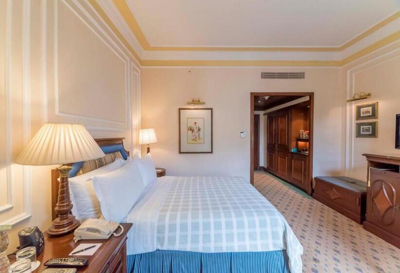 اتاق پریمیوم با بالکن, The Oberoi Grand Kolkata