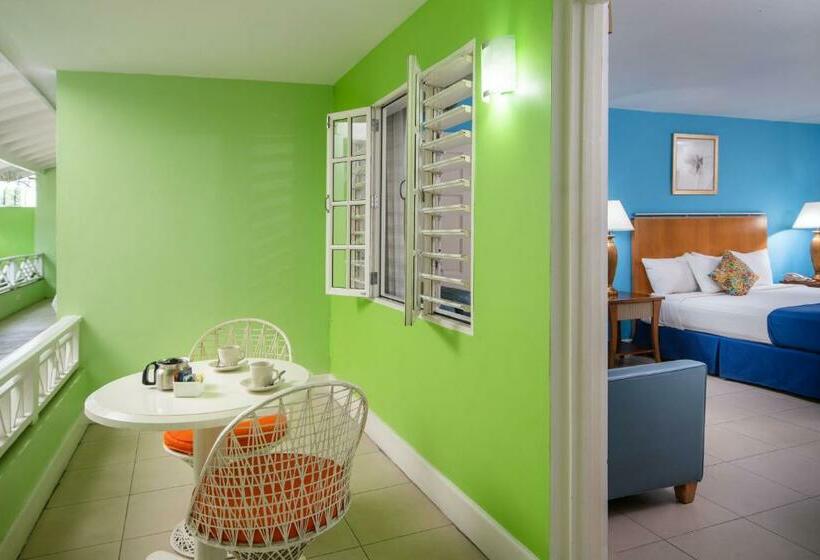 سوییت, Deja Resort All Inclusive