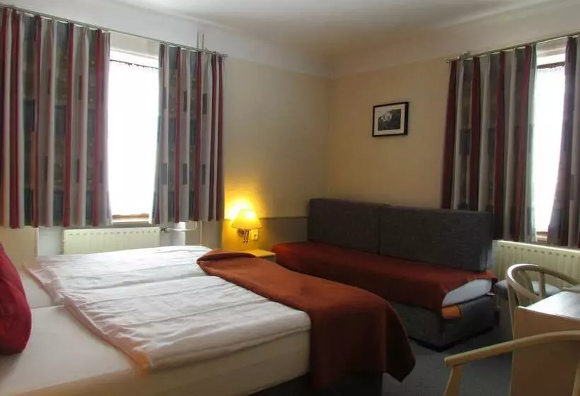 Standard Room, Des Ardennes