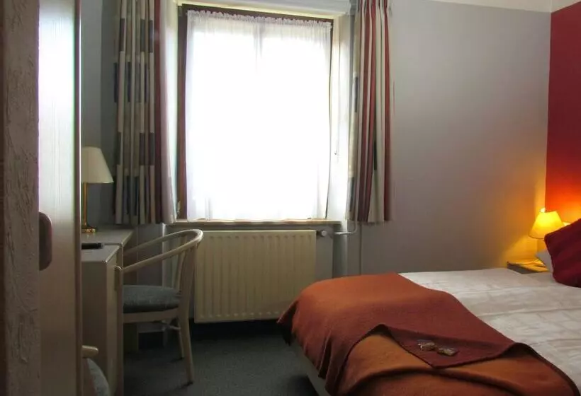 Standard Room, Des Ardennes