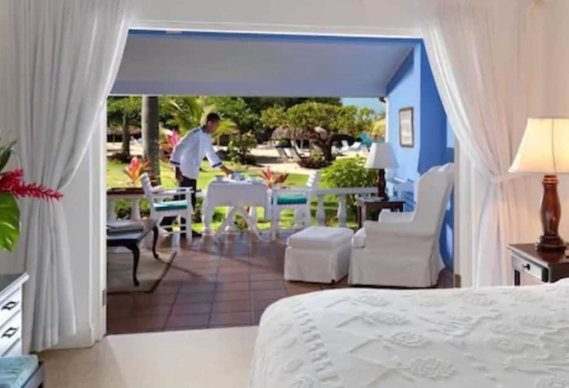 سوییت لوکس, Jamaica Inn