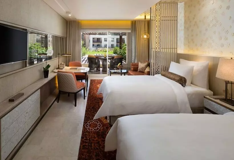 اتاق لوکس با وان آب گرم, Kempinski Summerland Hotel & Resort Beirut