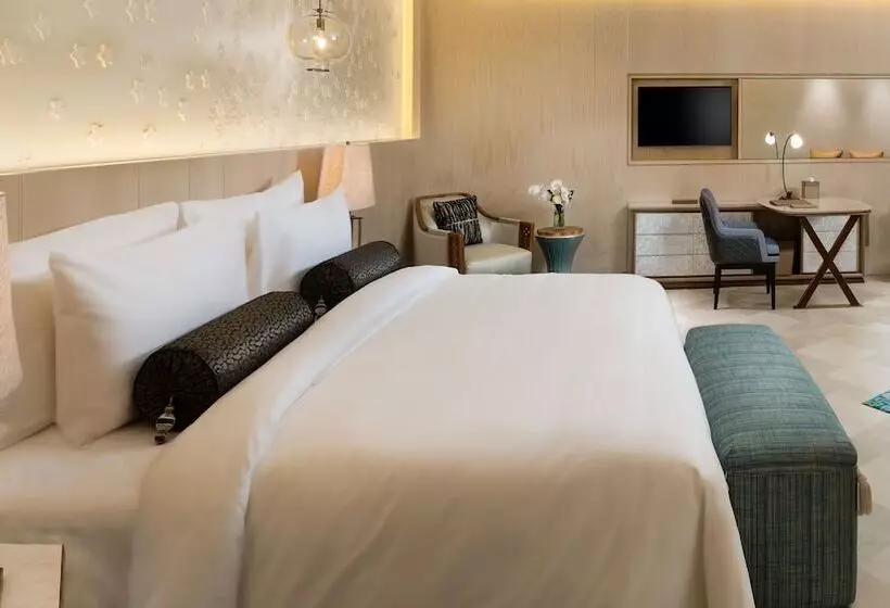 سوییت جونیور, Kempinski Summerland Hotel & Resort Beirut