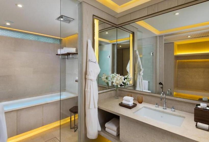 سوئیت جونیور با چشم‌انداز باغ, Kempinski Summerland Hotel & Resort Beirut