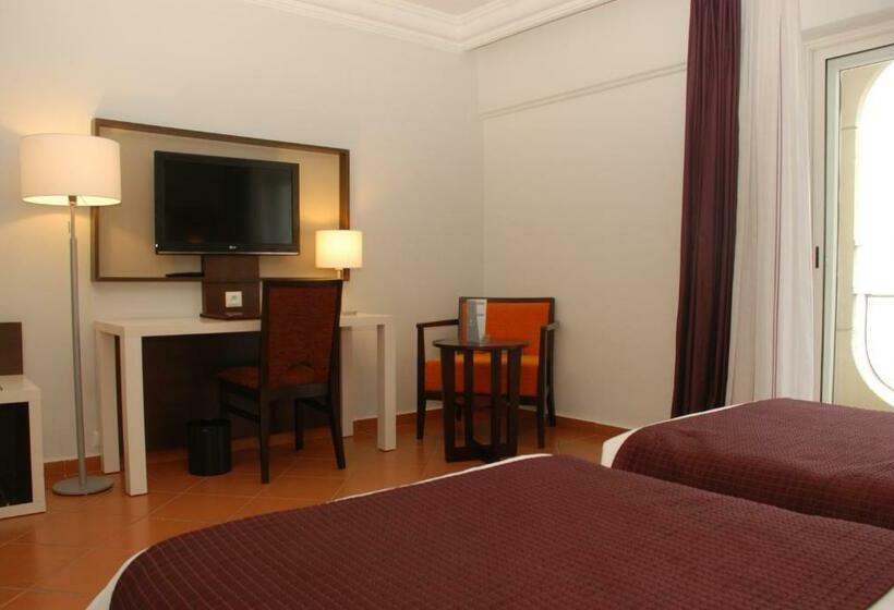 标准单人间, Tui Suneo Kenzi Europa