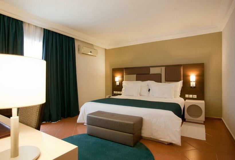 标准间, Tui Suneo Kenzi Europa