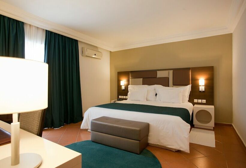 标准间, Tui Suneo Kenzi Europa