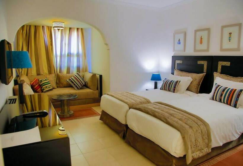 اتاق استاندارد با چشم‌انداز استخر, Rose Aqua Park