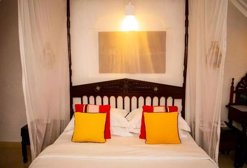 سوییت جونیور, Serena Beach Resort & Spa