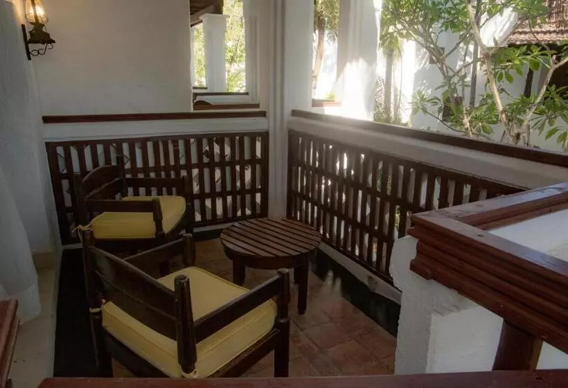 سوییت جونیور, Serena Beach Resort & Spa