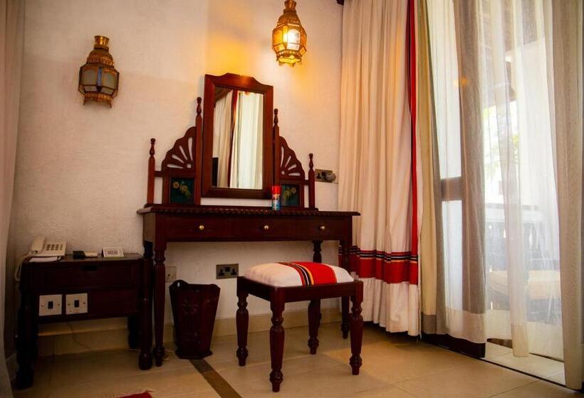 سوییت جونیور, Serena Beach Resort & Spa