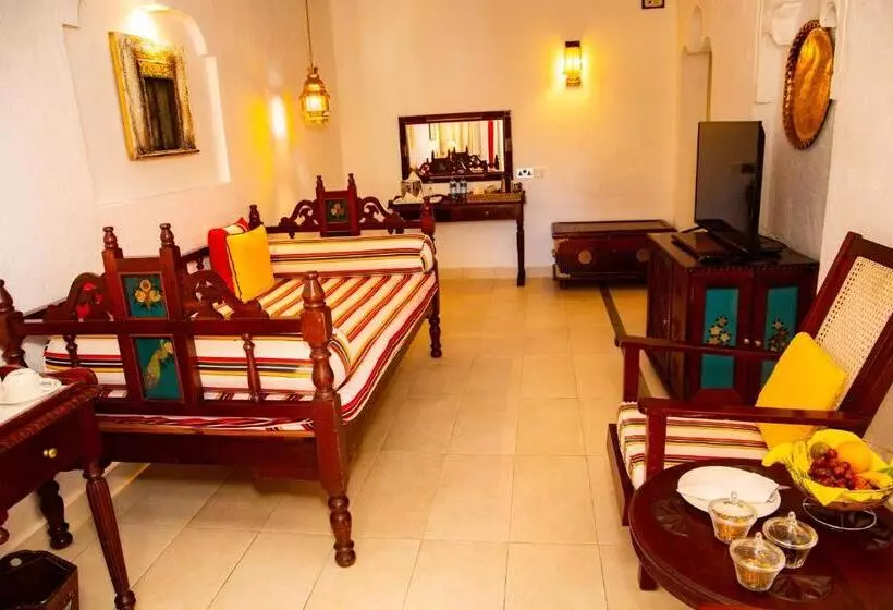 سوییت جونیور, Serena Beach Resort & Spa