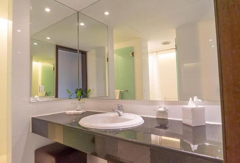 اتاق لوکس با تخت بزرگ, Seri Pacific Hotel Kuala Lumpur