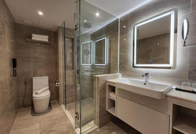 جناح, The Palace Hotel Kota Kinabalu