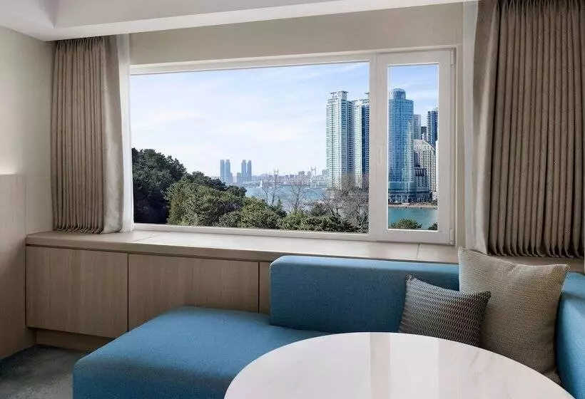 Deluxe Room Park View, The Westin Josun Busan