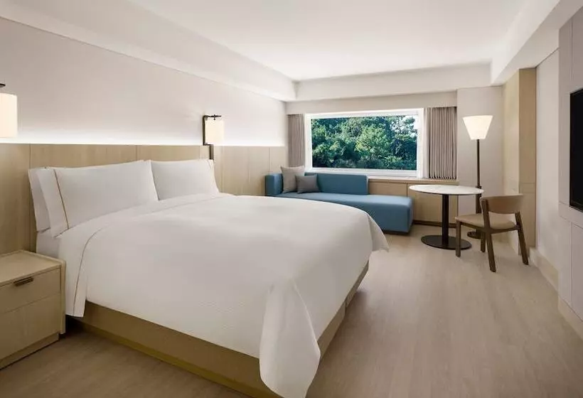 Deluxe Room with Views, The Westin Josun Busan