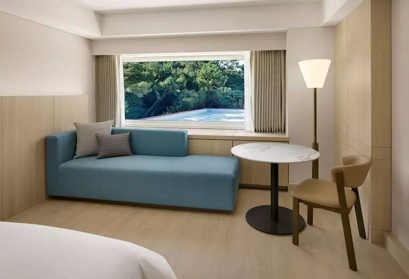 Deluxe Room Park View, The Westin Josun Busan