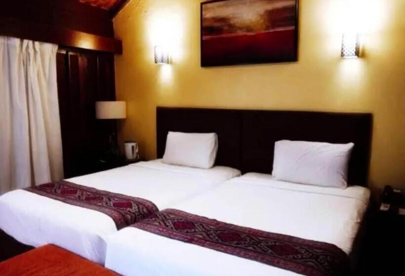 Quarto Triplo Standart, Shah S Beach Resort