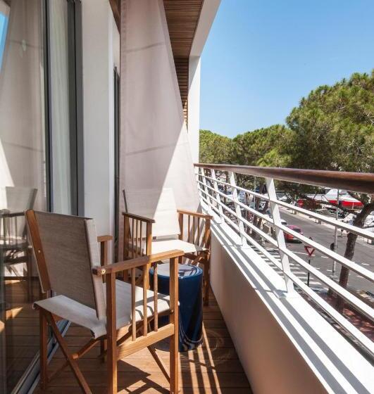 اتاق استاندارد با بالکن و چشم‌انداز دریا, Boutique Hotel Miramar