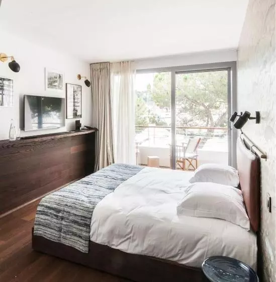 اتاق استاندارد با بالکن و چشم‌انداز دریا, Boutique Hotel Miramar