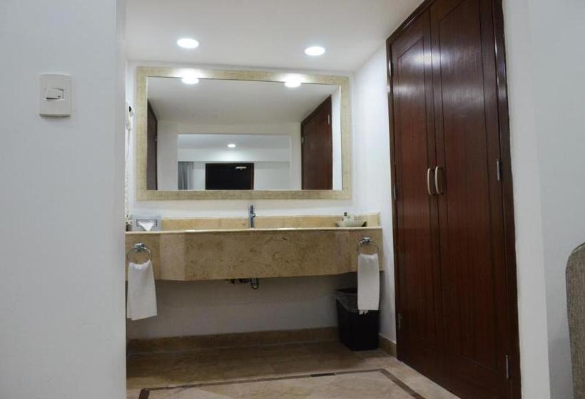 חדר סטנדרט עם מיטת קינג, Wyndham Garden Los Mochis Plaza Inn