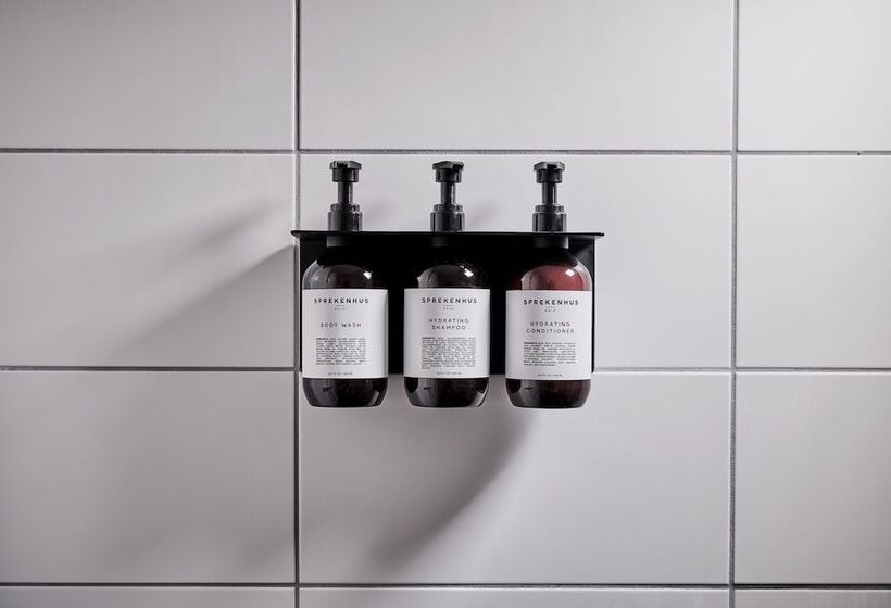 חדר סופריור, Klubben