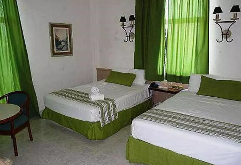 اتاق استاندارد با 2 تخت دوبل, Ruiz Milan