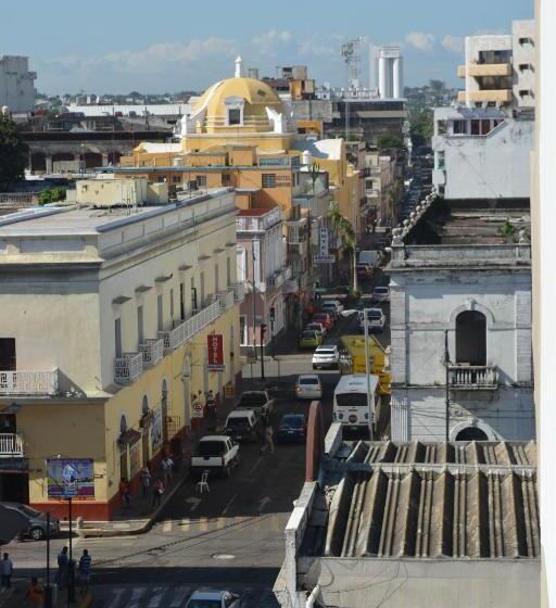 이그제큐티브 룸, Ruiz Milan