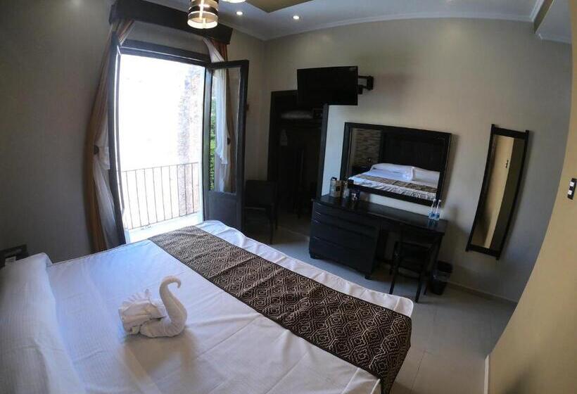 اتاق استاندارد با تخت بزرگ, San Diego