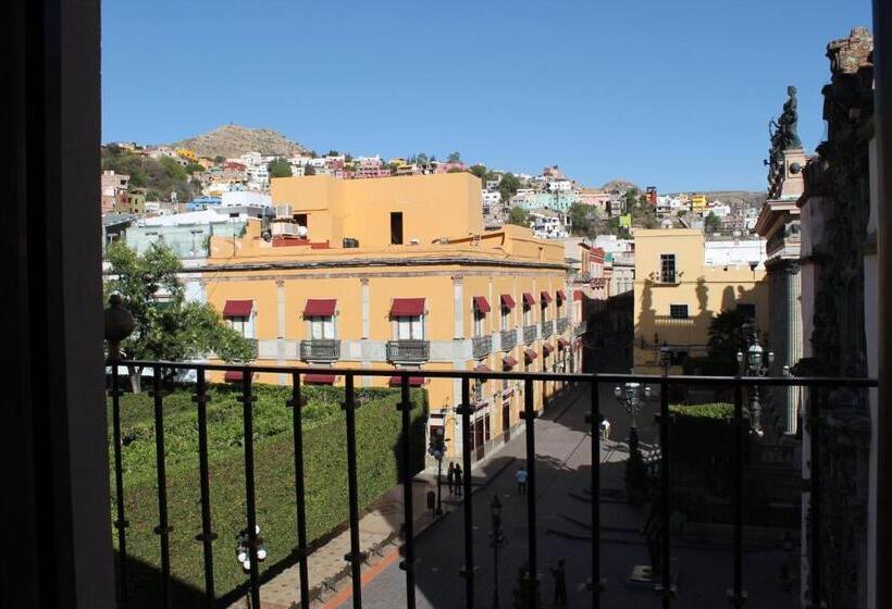 اتاق استاندارد با تخت بزرگ, San Diego