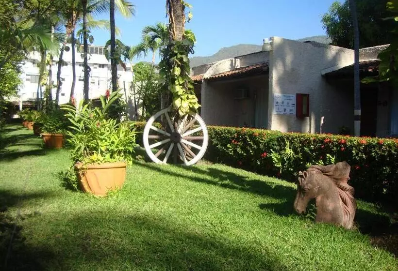 بانگلوی استاندارد, Sands Acapulco Hotel & Bungalows