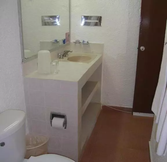بانگلوی استاندارد, Sands Acapulco Hotel & Bungalows