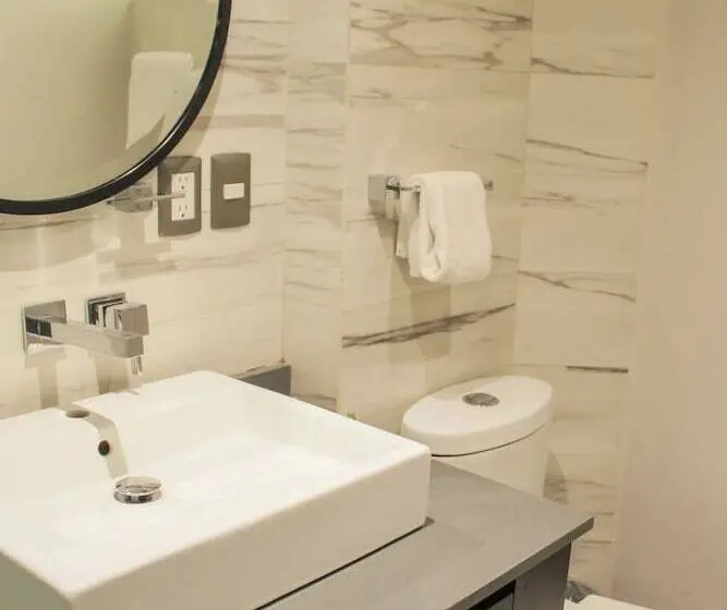 اتاق لوکس, The Inn At Mazatlan