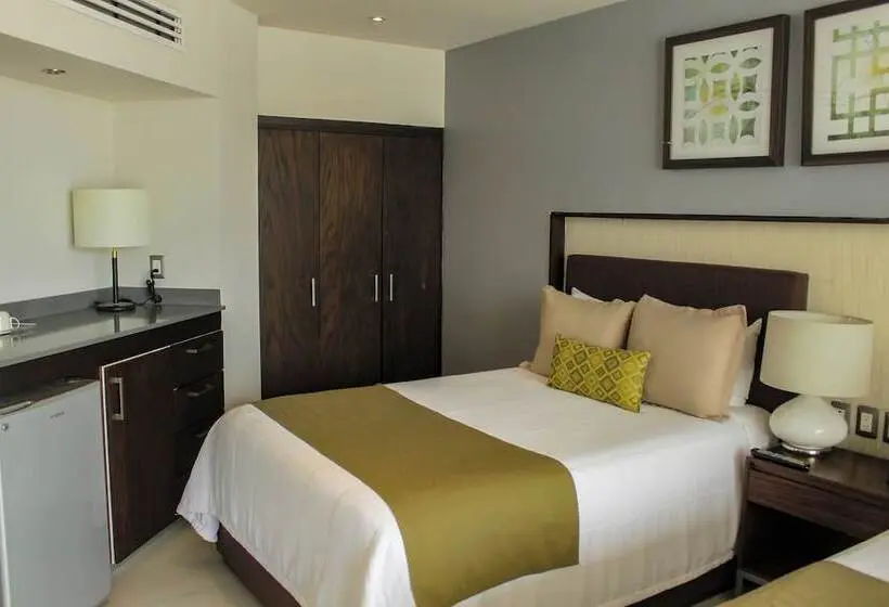 اتاق لوکس, The Inn At Mazatlan