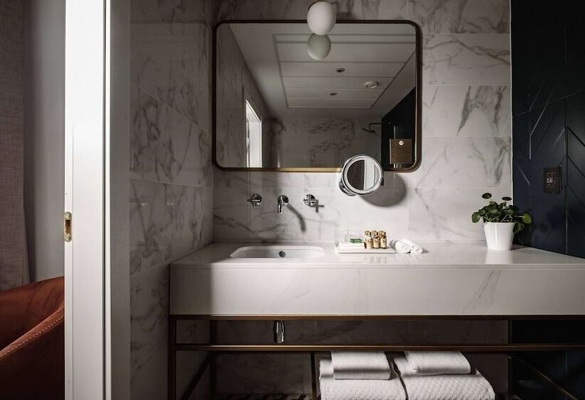 سوییت لوکس, The Cumberland By Neu Collective