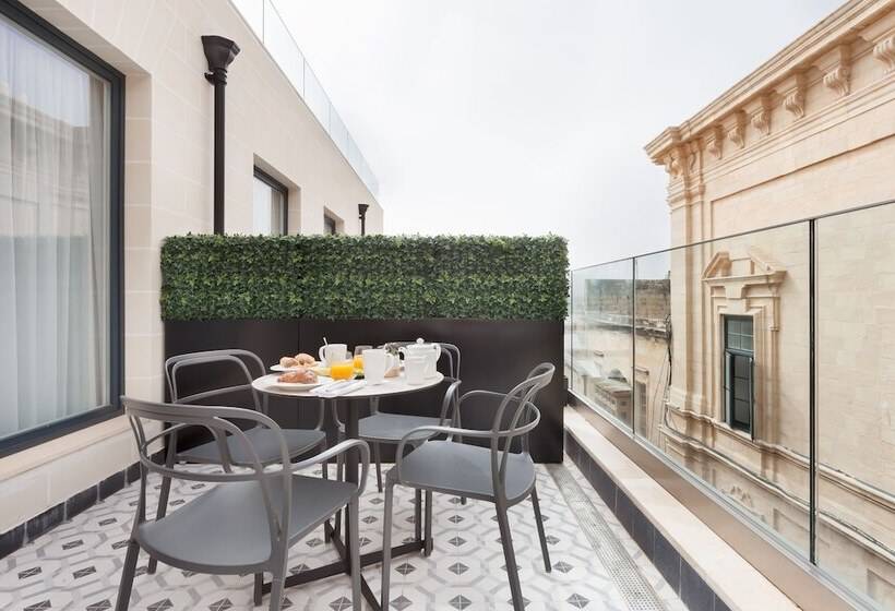 سوییت لوکس, The Cumberland By Neu Collective