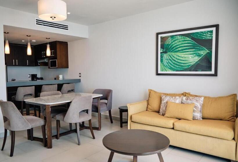 סוויטת דלוקס נוף לים, The Inn At Mazatlan